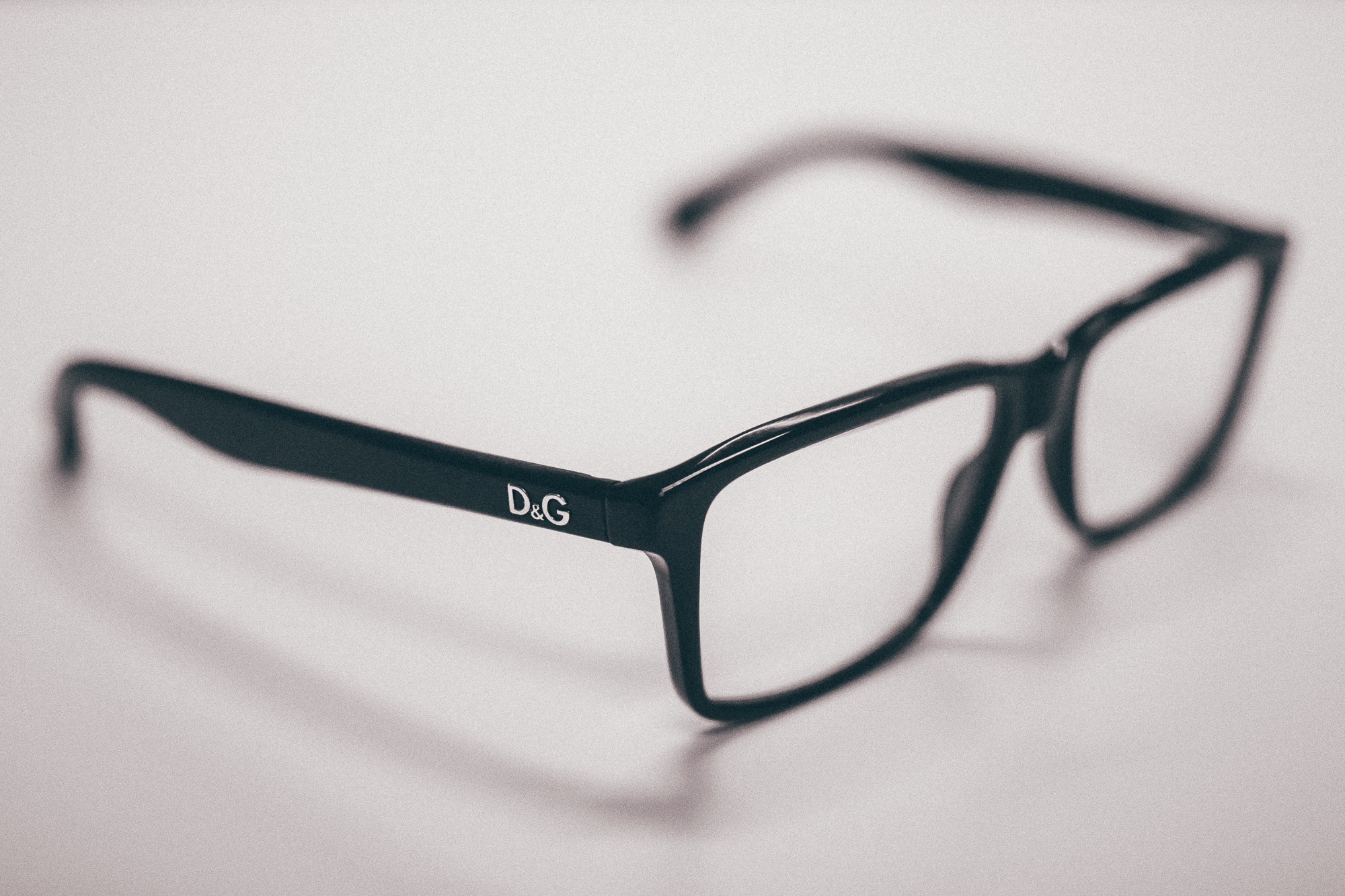 Glasses frame. Дольче Габбана очки оптика. Frame очки. Очки d-frame. Радужная оправа для очков для зрения.