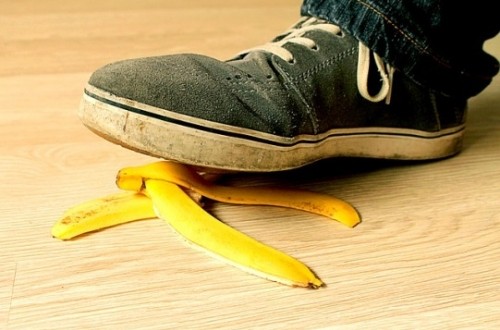 kids-intentionally-trip-themselves-over-for-banana-peel-challenge-500×330