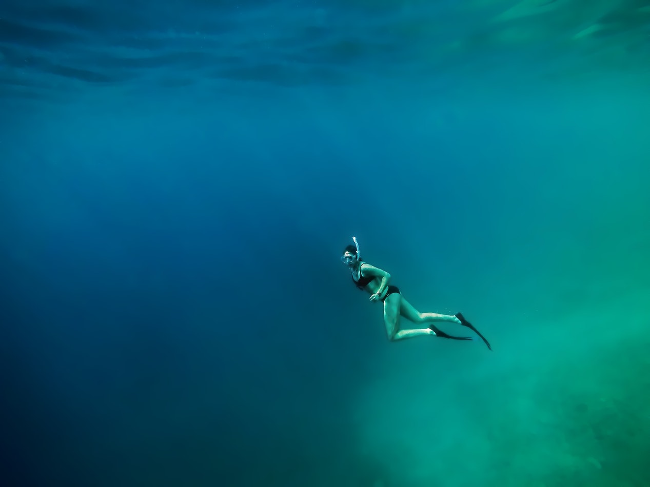 The Exhilarating Peace of Freediving
